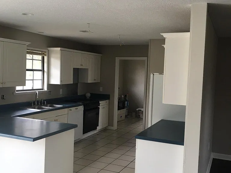 1590 S German Ln — Photo 2