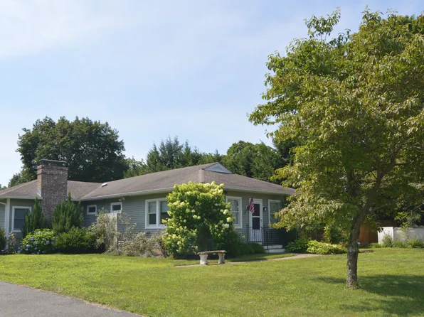 3 Linden Road, Woodbury, CT 06798