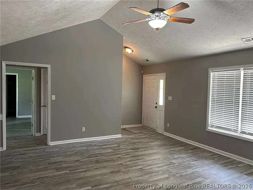 3 bed, 2.0 bath, 1650 sqft, $1,850 — Photo 3