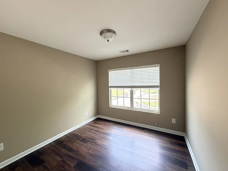 3329 Fernview Dr — Photo 9