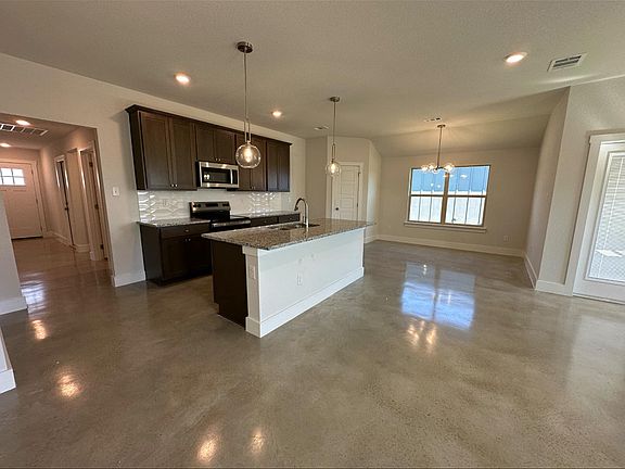 2nd image of 1038 Lexington Dr