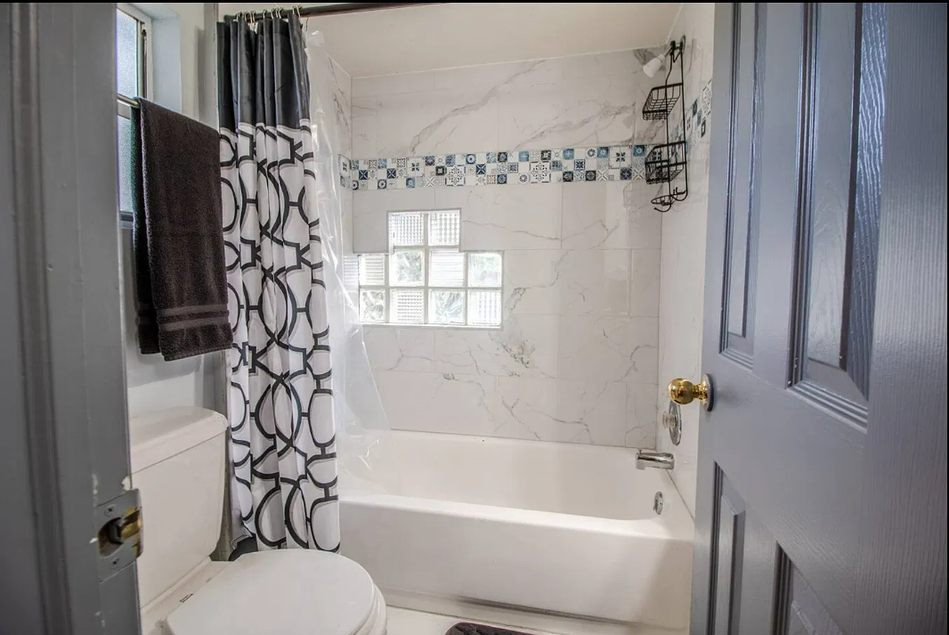 1815 Larkin Ave — Photo 3