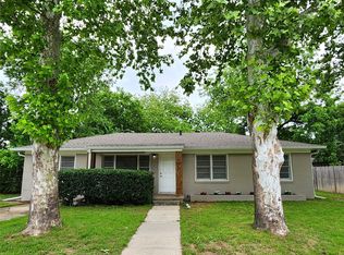 720 S Morris St, Gainesville, TX 76240