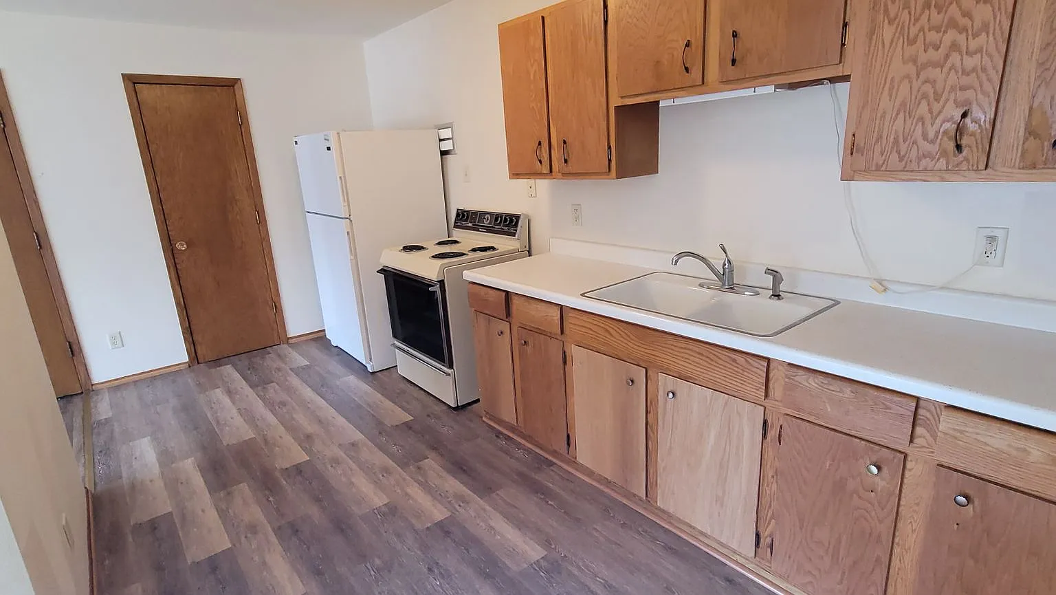 Minnesota Terrace (2513) — Photo 2