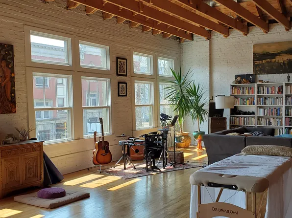 5515 Penn Ave APT 1, Pittsburgh, PA 15206