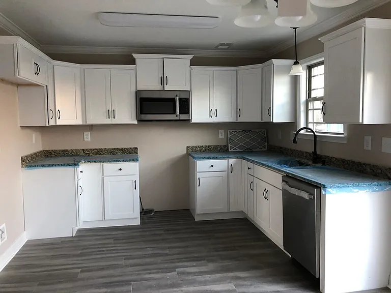 66 Bellvue Dr — Photo 3