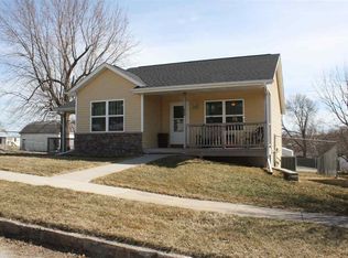 213 E Main St, Oxford, IA 52322