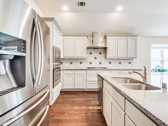 2nd image of 2364 Mare Rd