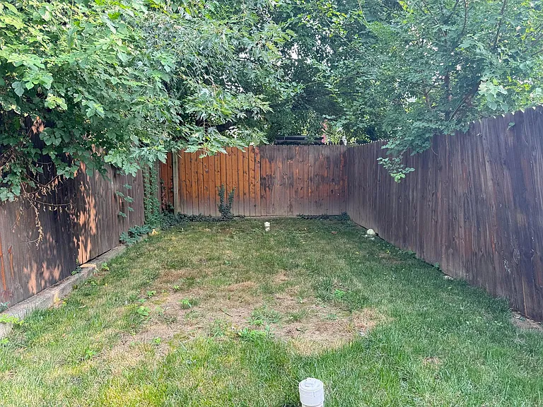 916 Houston St — Photo 29