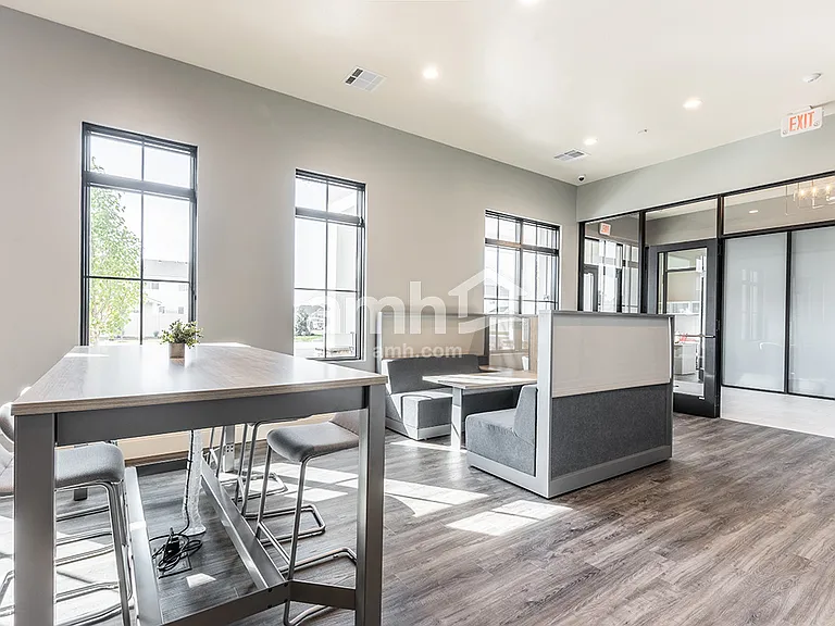 1496 N Garnet Creek Ave — Photo 30
