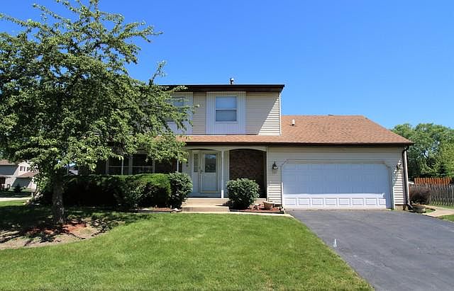 1st image of 890 Stonehurst Dr