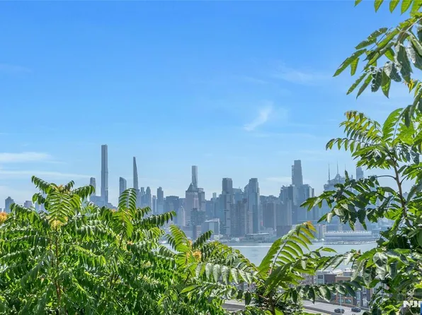 55 Hackensack Plk Rd, Weehawken, NJ 07086