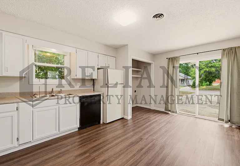 903 E Osie St — Photo 11