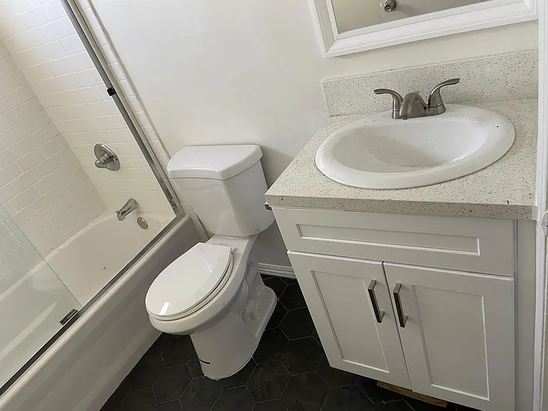 1809 S Manhattan Pl #6 — Photo 13
