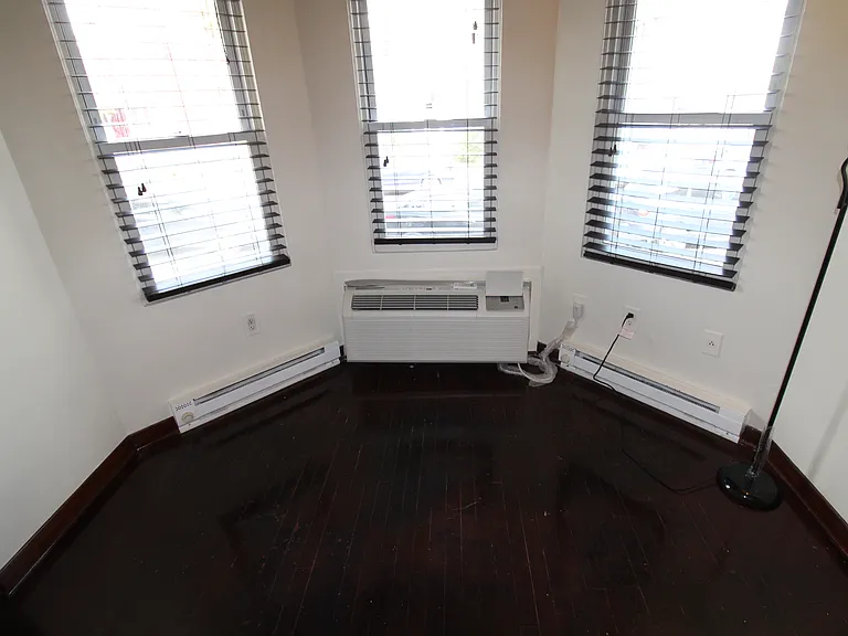 218 Alexander Ave #APART1 — Photo 10