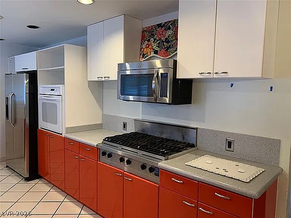 4th image of 2612 Mason Ave #1