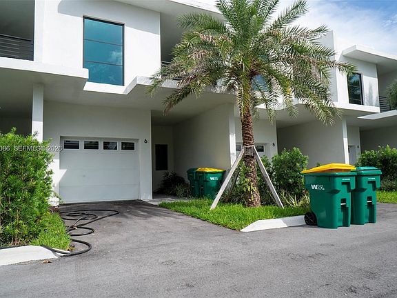 4th image of 2511 Pierce St #6