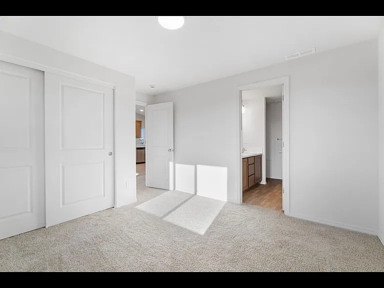 925 SE Starview Ave — Photo 10