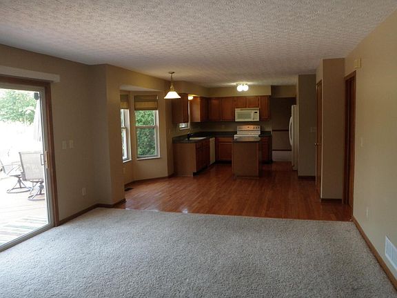 3rd image of 1031 Barclay Dr
