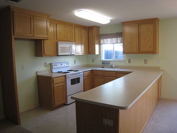 2nd image of 7017 Forest Hill Dr