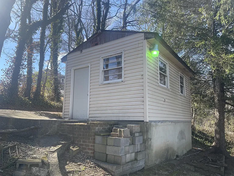 1605 Church Ave SE — Photo 7