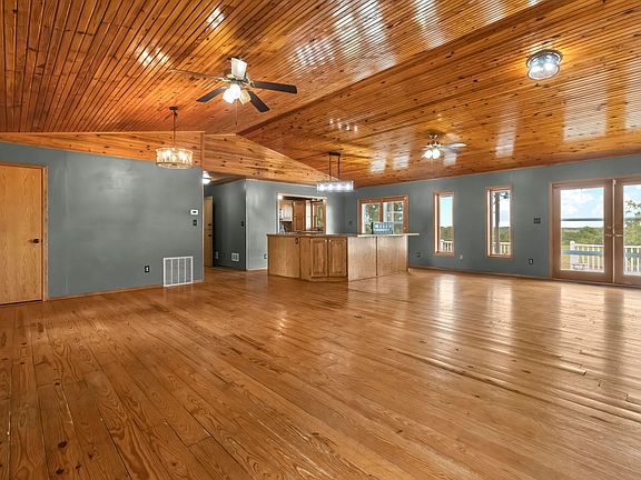 4th image of 12297 Tom Arnold Drive N