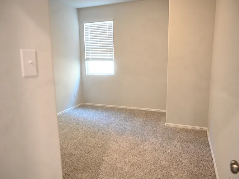 1012 Portina Dr — Photo 19