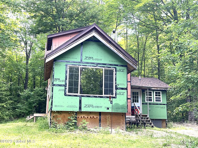 3rd image of 112 Mountain Way