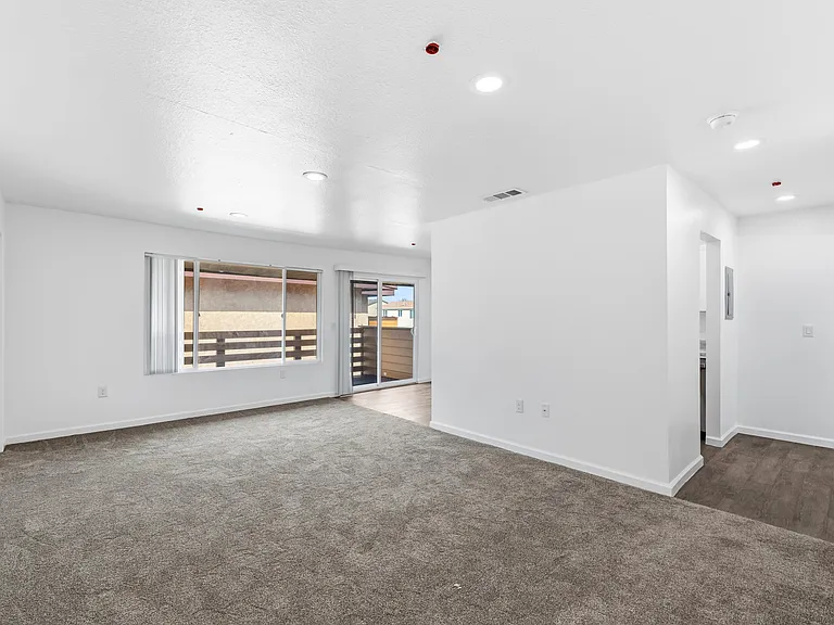 Oakbrook Apartments — Photo 17