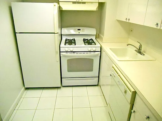 Rented by Carlyle Property Management | media 15