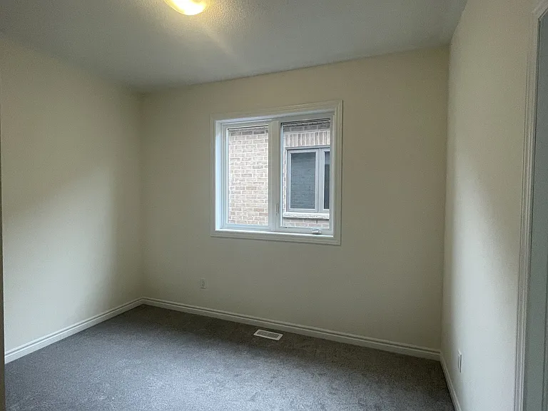 913 Rexton Dr — Photo 23