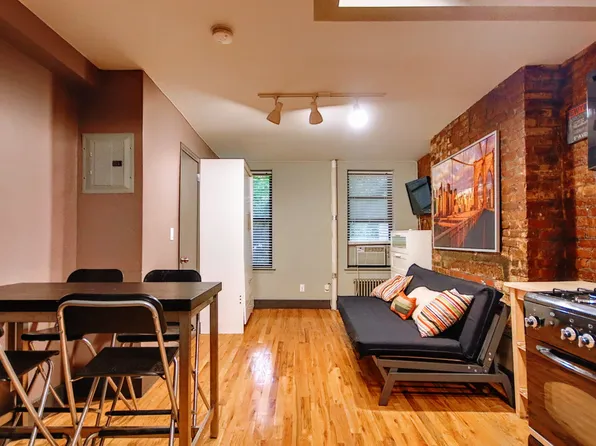 122 East 7th Street image 1 of 7