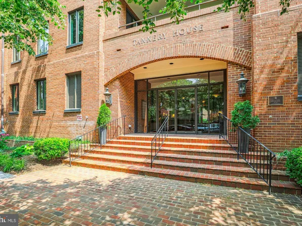 601 Wilkes St APT 401, Alexandria, VA 22314