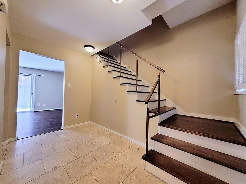 1st image of 5123 Del Monte Dr APT 7
