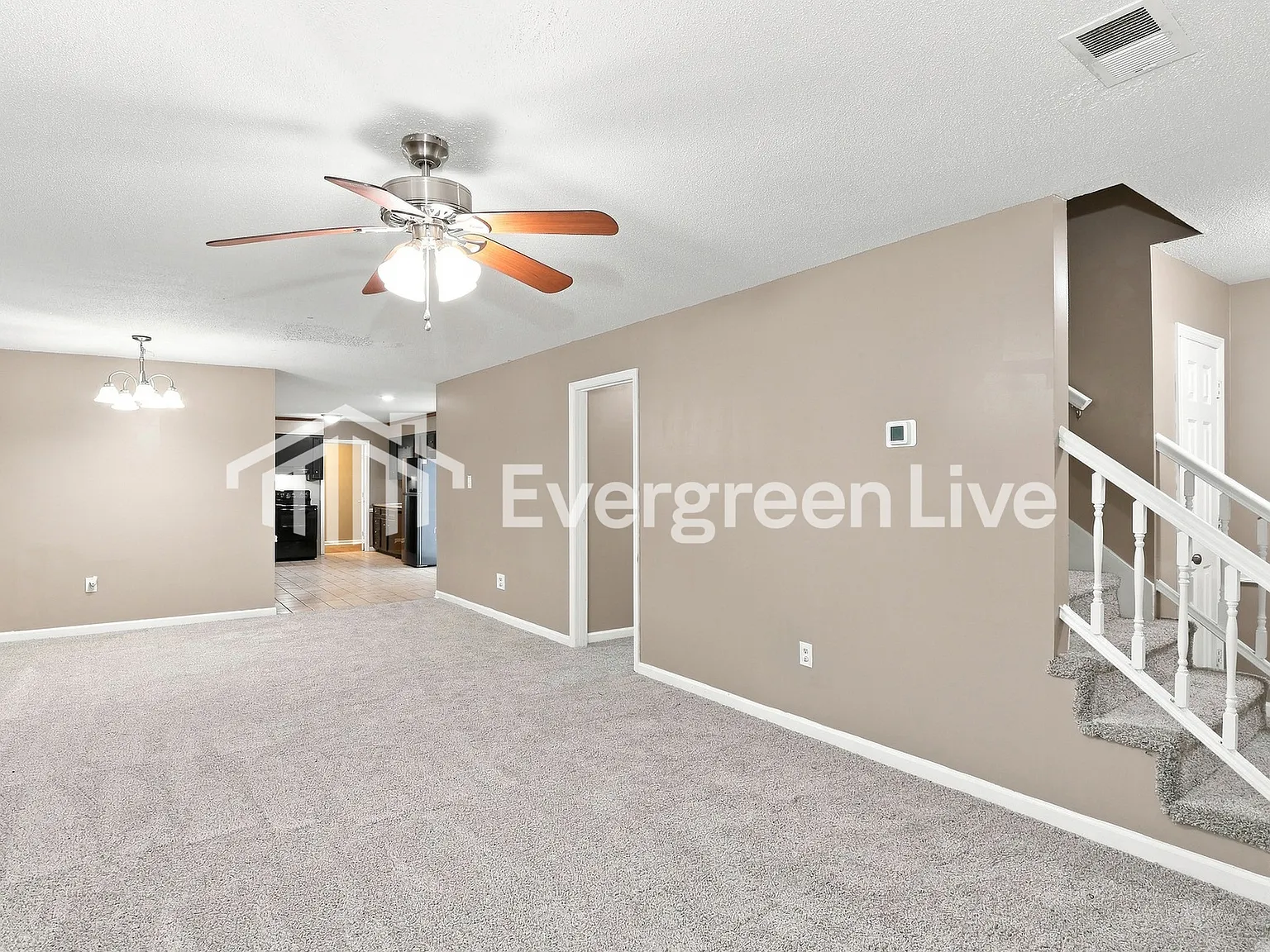 4 bed, 2.0 bath, 1917 sqft, $1,645 — Photo 4