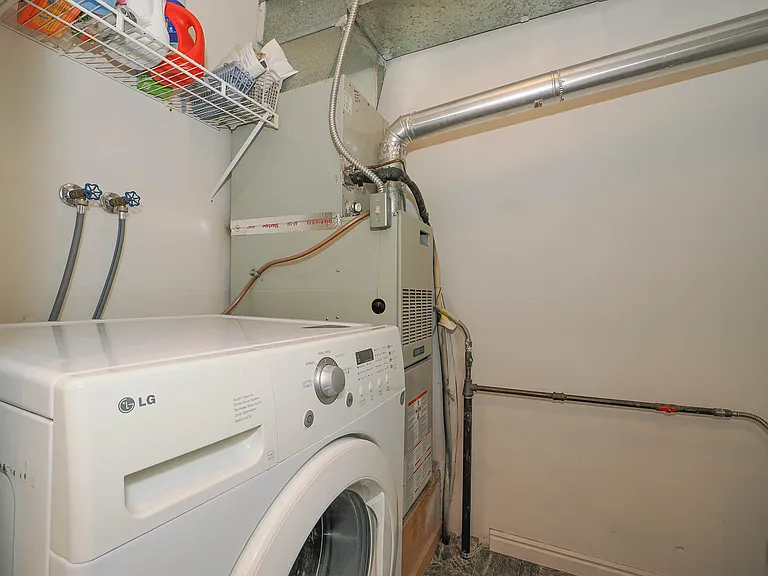 274 E Millpoint Pl — Photo 22