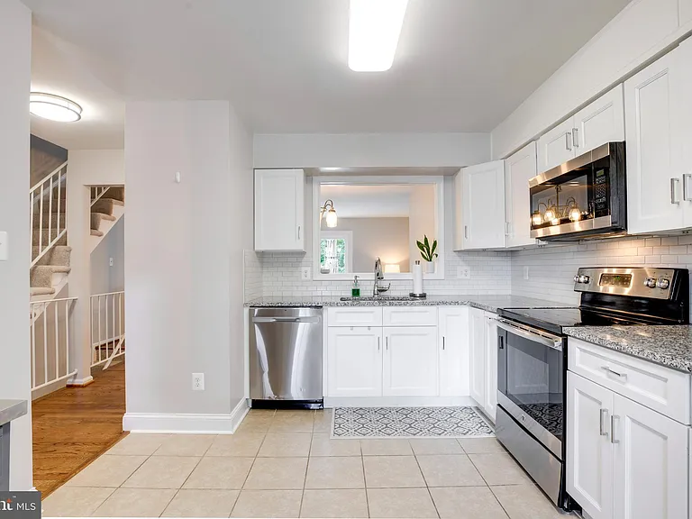 8657 Dellway Ln — Photo 9