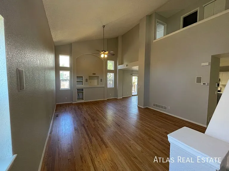 5045 Sweetgrass Ln — Photo 2