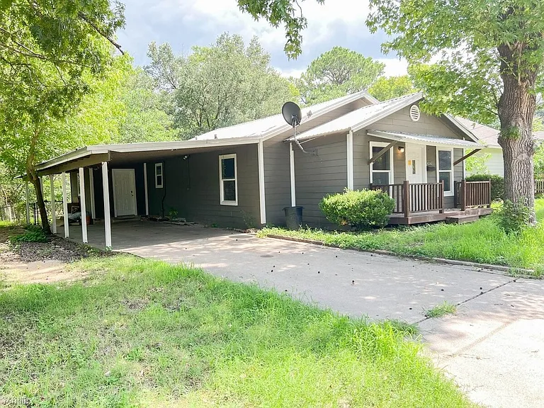 636 N Wilcox St — Photo 15