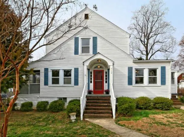 712 S Wakefield St, Arlington, VA 22204