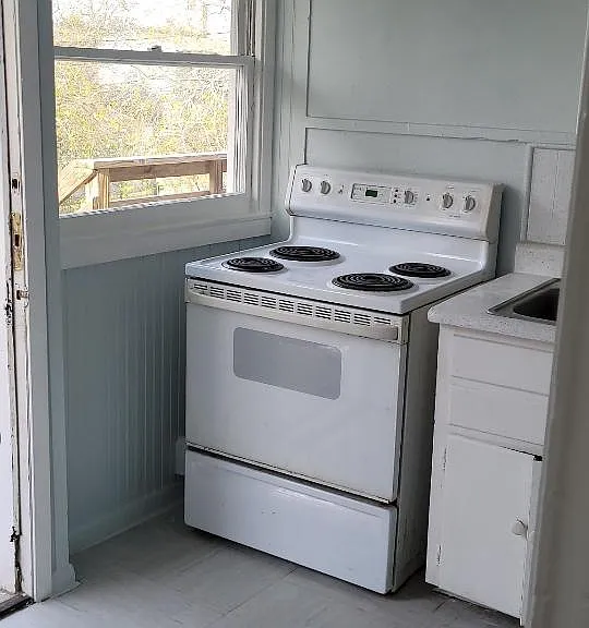 646 Glazebrook St #4 — Photo 10