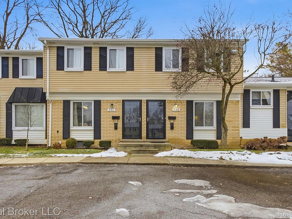 1st image of 759 Hilldale Cir