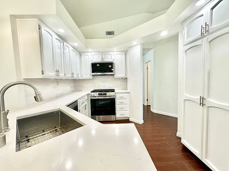 1415 Henshaw Rd — Photo 11