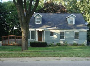 1302 Rainbow Dr, Waterloo, IA 50701