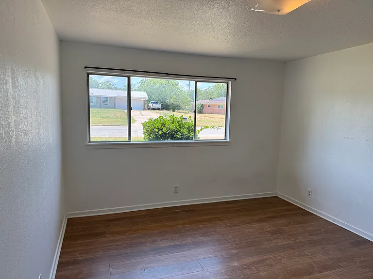 1313 Calaveras St #A — Photo 19