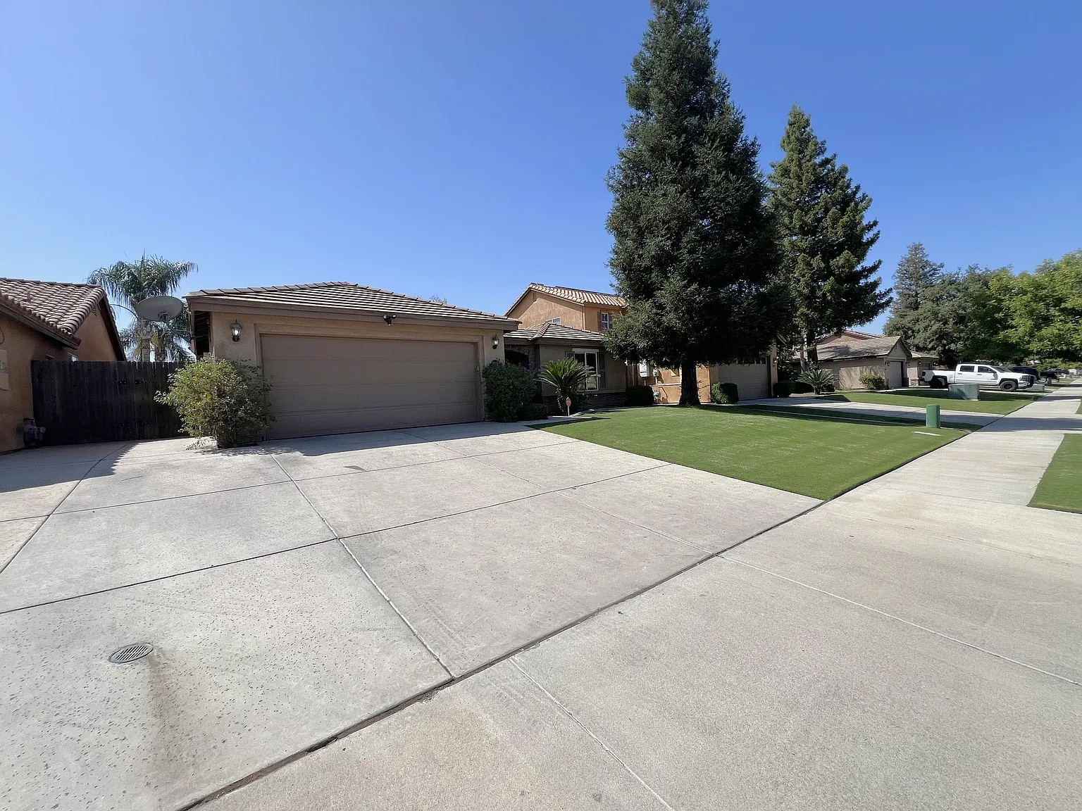12115 Fairburn Way - 1 — Photo 3