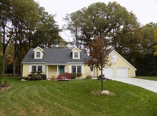 17009 Ventura Dr, Holland, MI 49424