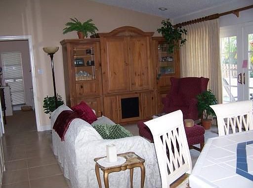 4th image of 9080 NW 11th Ct