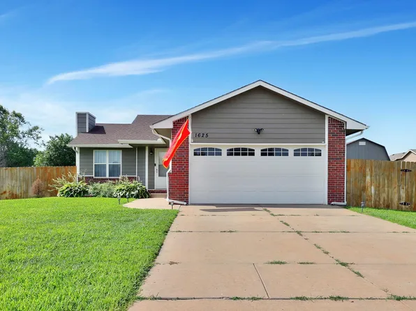 1625 W Firefly St, Haysville, KS 67060