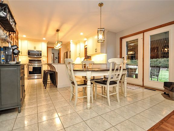 5th image of 2212 Greenville Cir